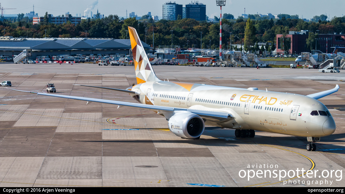 A6-BLI - Etihad Airways Boeing 787-9 Dreamliner at Düsseldorf International Airport (DUS/EDDL) taken by Arjen Veeninga | openspotter.org | ID: 42240