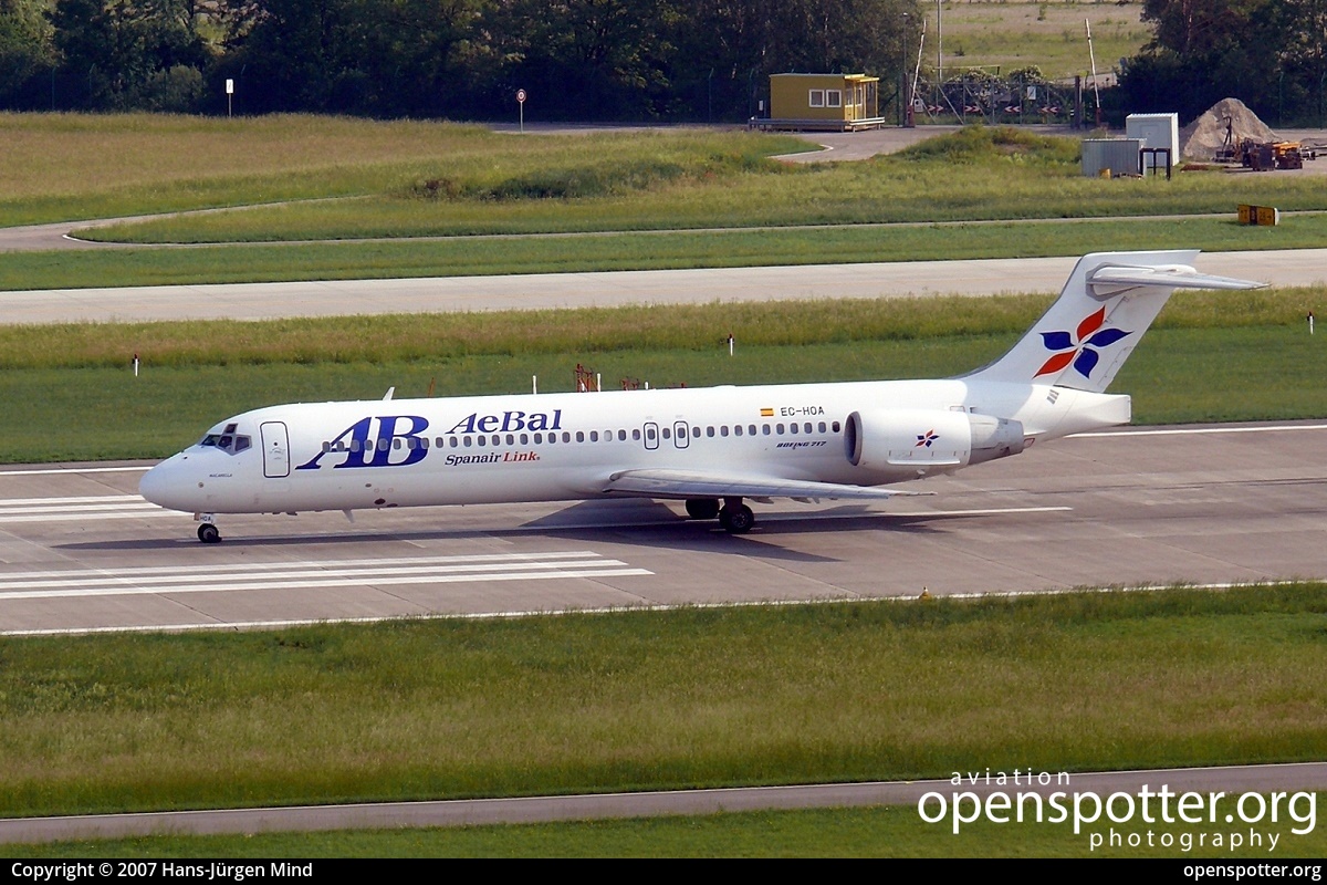 EC-HOA - AeBal (Spanair Link) Boeing 717-2CM at Zurich International Airport (ZRH/LSZH) taken by Hans-Jürgen Mind | openspotter.org | ID: 58649