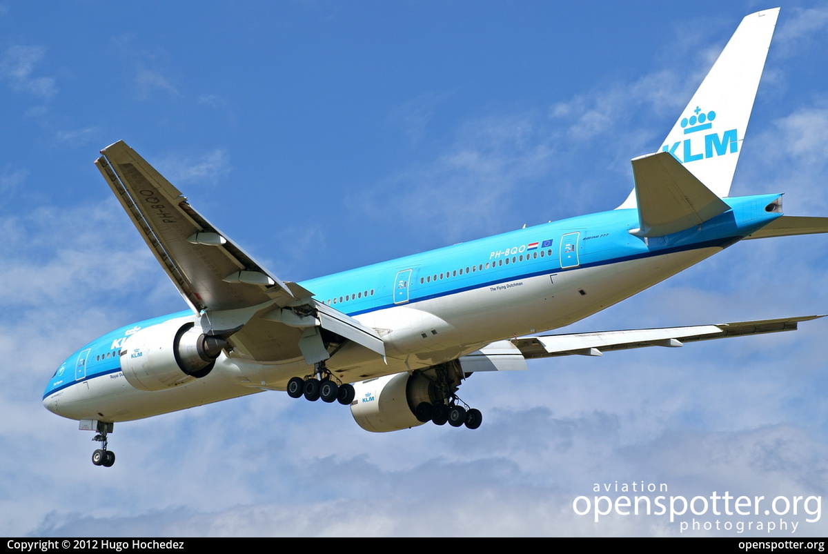 PH-BQO - KLM Royal Dutch Airlines Boeing 777-206(ER) at Vancouver International Airport (YVR/CYVR) taken by Hugo Hochedez | openspotter.org | ID: 7674