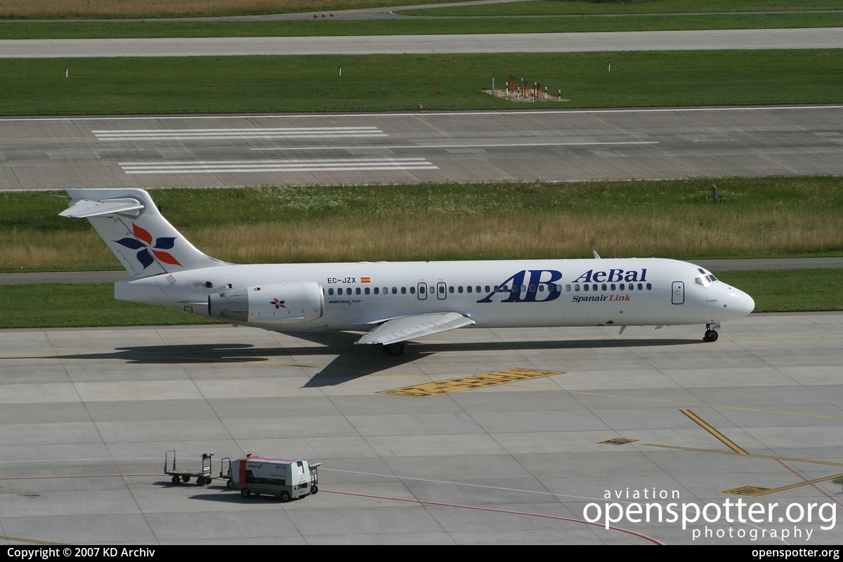 EC-JZX - AeBal (Spanair Link) Boeing 717-23S at Zurich International Airport (ZRH/LSZH) taken by KD Archiv | openspotter.org | ID: 62332