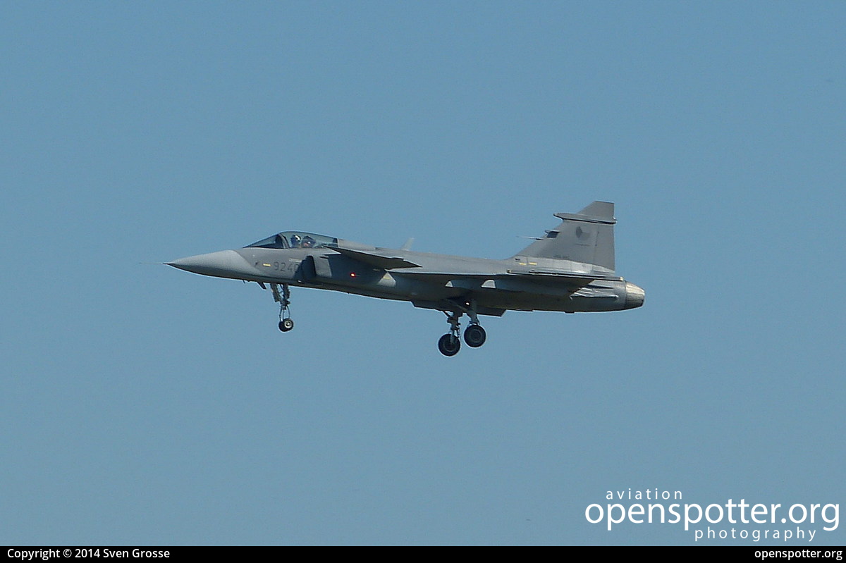 9240 - Czech Air Force Saab JAS-39C Gripen at Berlin-Schönefeld International Airport (SXF/EDDB) taken by Sven Grosse | openspotter.org | ID: 16423