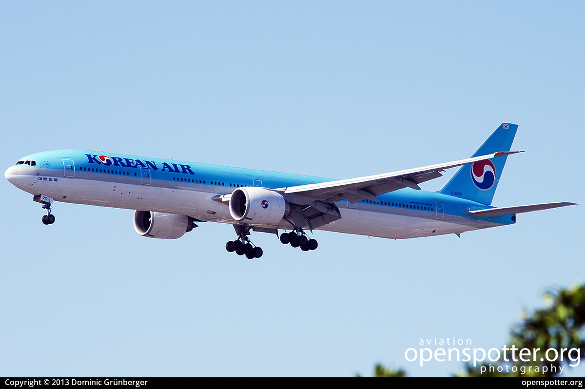 HL8210 - Korean Air Lines Boeing 777-3B5(ER) at Los Angeles International Airport (LAX/KLAX) taken by Dominic Grünberger | openspotter.org | ID: 8927