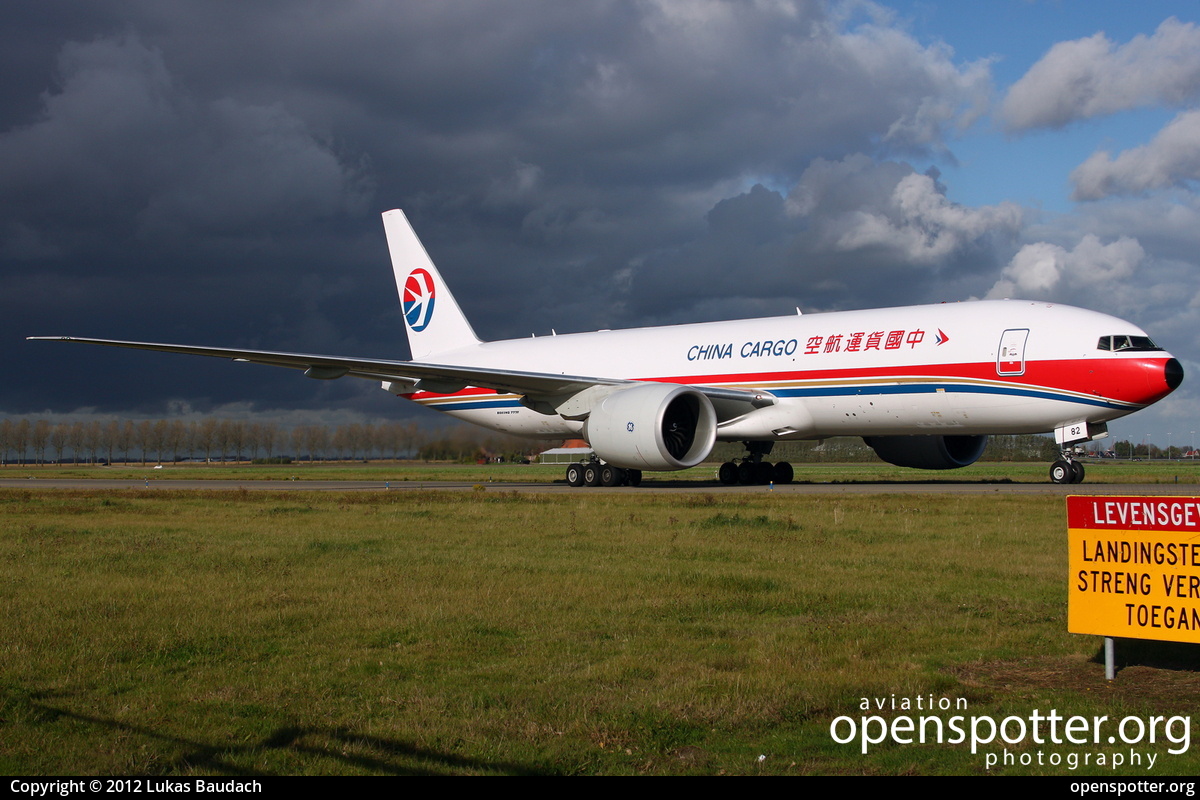 B-2082 - China Cargo Airlines Boeing 777-F6N at Schiphol Airport (AMS/EHAM) taken by Lukas Baudach | openspotter.org | ID: 4758