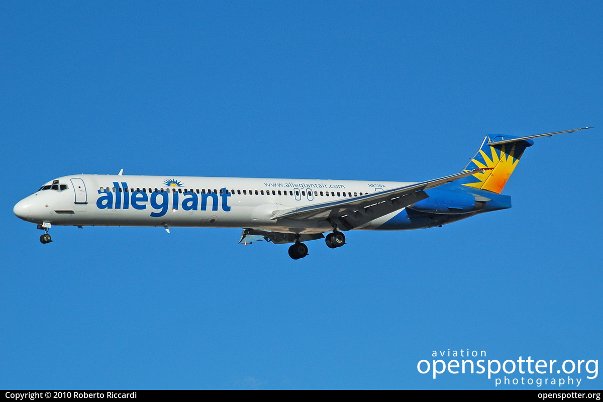 N871GA - Allegiant Air McDonnell Douglas MD-83 at McCarran International Airport (LAS/KLAS) taken by Roberto Riccardi | openspotter.org | ID: 4117