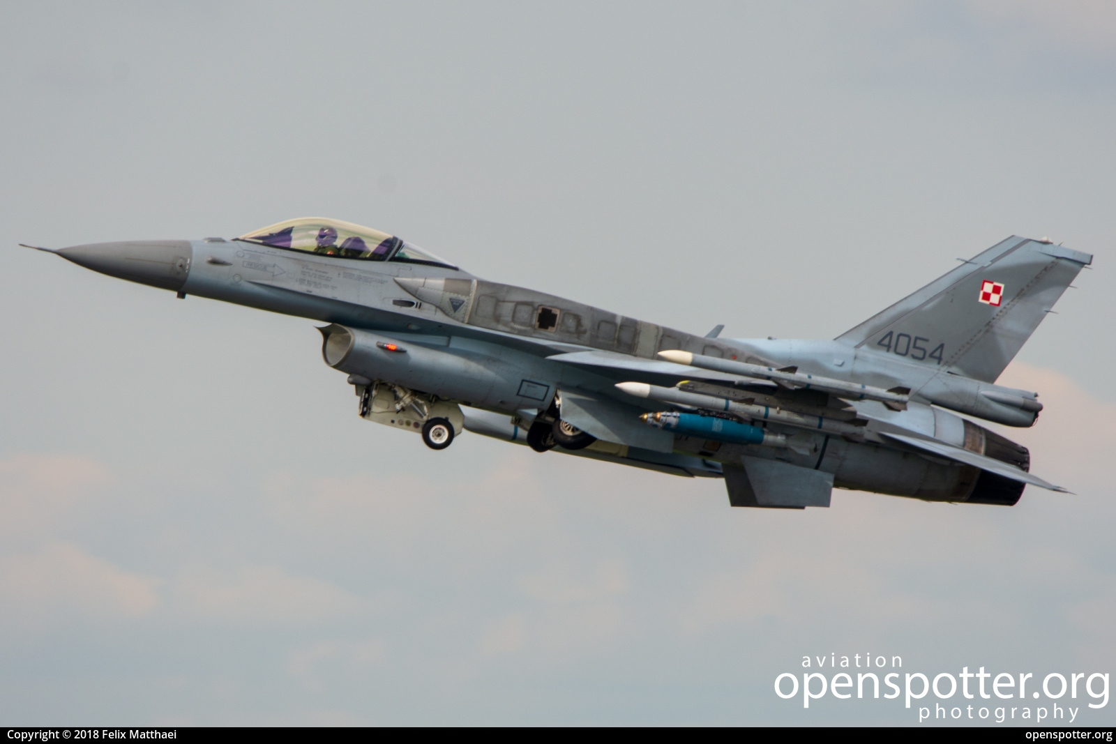 4054 - Polish Air Force Lockheed Martin F-16C Jastrząb at Radom-Sadków Airport (RDO/EPRA) taken by Felix Matthaei | openspotter.org | ID: 56635