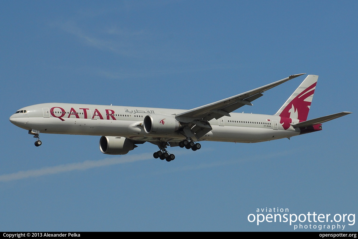 A7-BAK - Qatar Airways Boeing 777-3DZ(ER) at London Heathrow Airport (LHR/EGLL) taken by Alexander Pelka | openspotter.org | ID: 9799