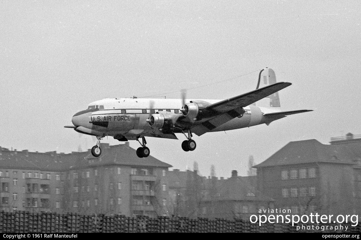 43-17218 - US Airforce (USAF) Douglas C-54D at Berlin-Tempelhof International Airport (THF/EDDI) taken by Ralf Manteufel | openspotter.org | ID: 2321