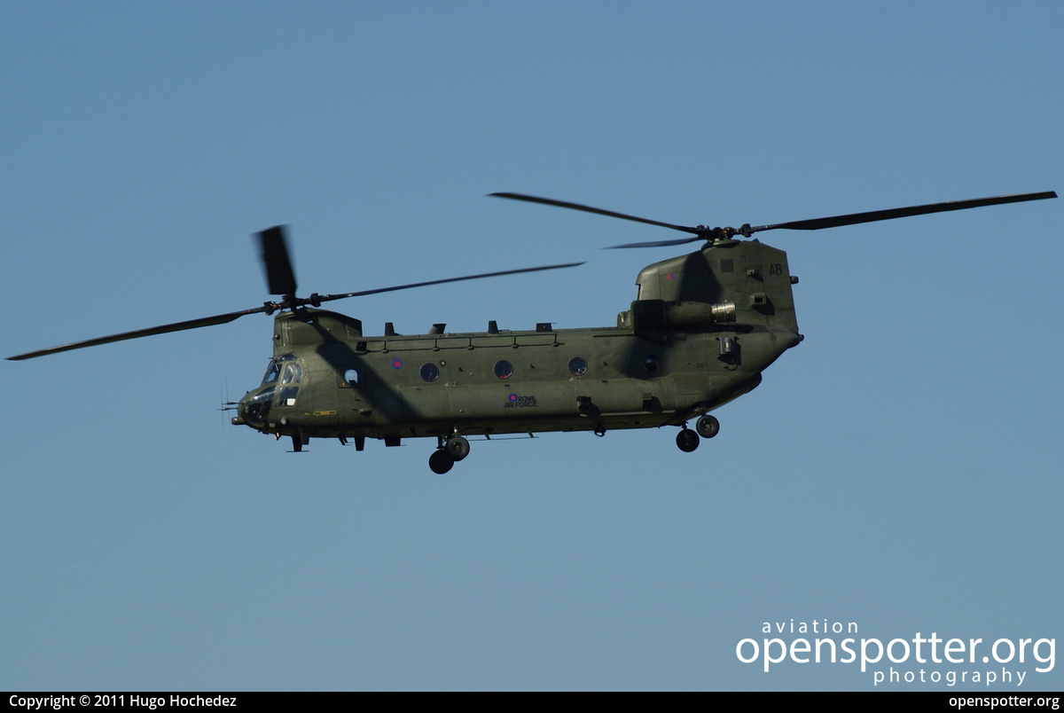ZA671 - Royal Air Force Boeing Chinook HC2 at Clermont-Ferrand Auvergne Airport (CFE/LFLC) taken by Hugo Hochedez | openspotter.org | ID: 19598