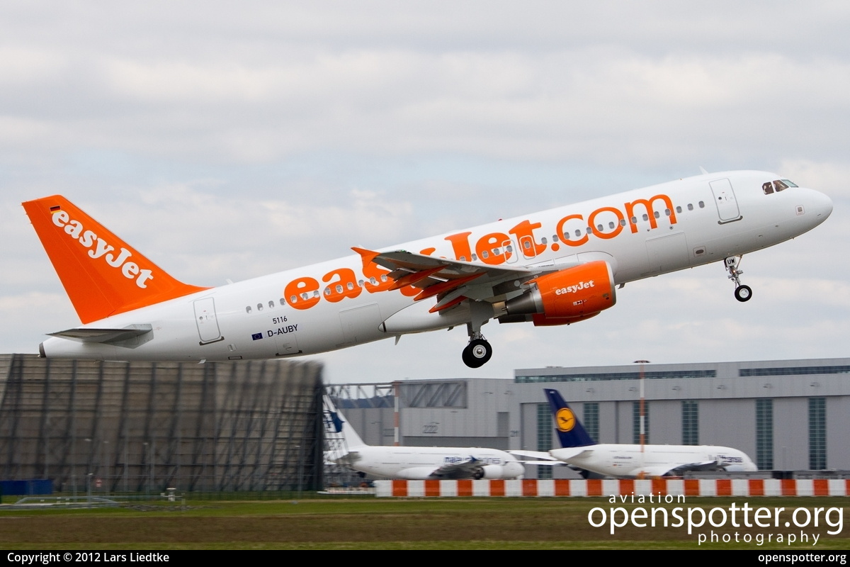 D-AUBY - easyJet Airbus A320-214 at Hamburg Finkenwerder Airport (XFW/EDHI) taken by Lars Liedtke | openspotter.org | ID: 2676