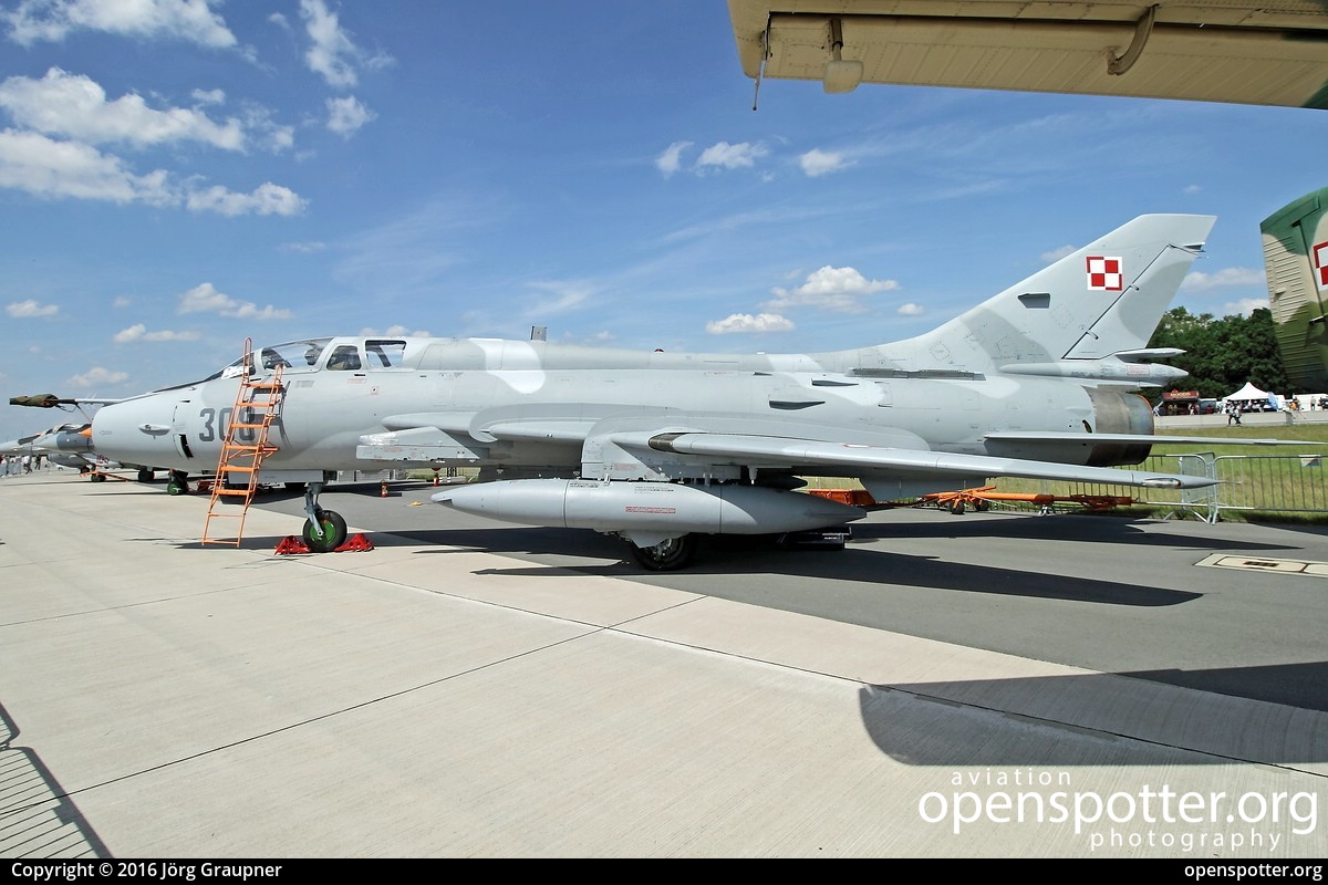308 - Polish Air Force Sukhoi Su-22UM3K at Berlin-Schönefeld International Airport (SXF/EDDB) taken by Jörg Graupner | openspotter.org | ID: 30807