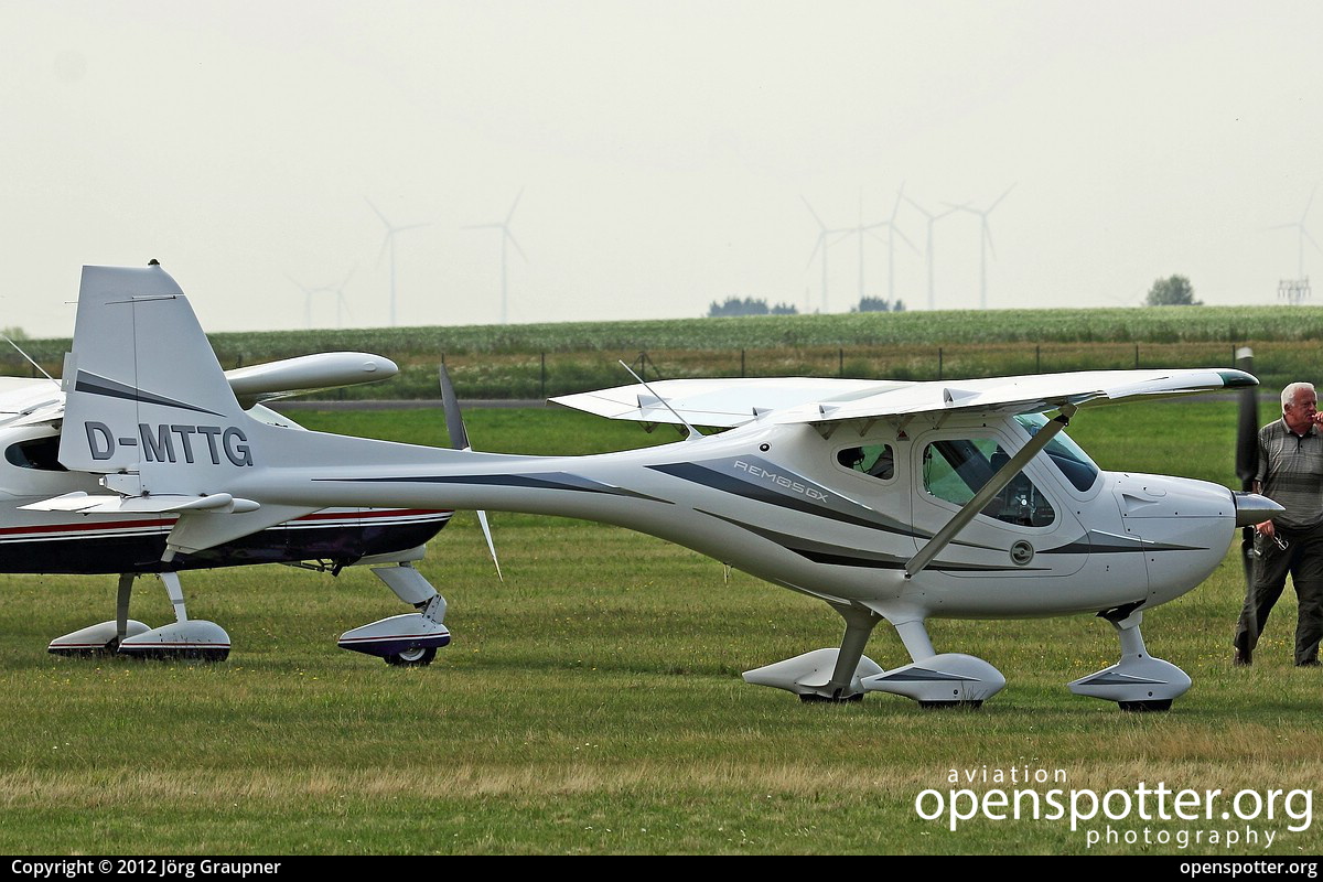 D-MTTG - Private / Untitled Remos GX at Verkehrslandeplatz Magdeburg City (EDBM) taken by Jörg Graupner | openspotter.org | ID: 59382