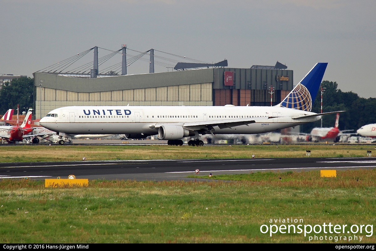 N59053 - United Airlines Boeing 767-424(ER) at Berlin-Tegel Airport (TXL/EDDT) taken by Hans-Jürgen Mind | openspotter.org | ID: 31166