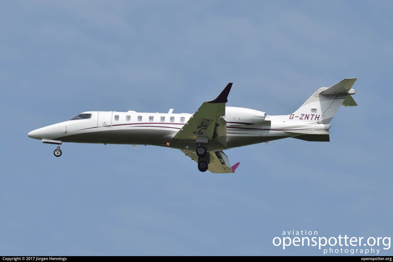 G-ZNTH - Private / Untitled Bombardier Learjet 75 at Berlin-Schönefeld International Airport (SXF/EDDB) taken by Jürgen Hennings | openspotter.org | ID: 43699