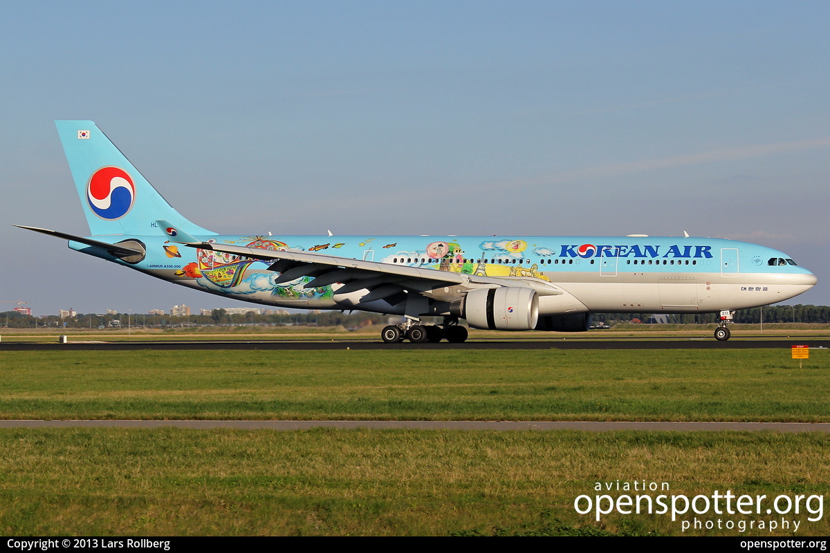 HL8211 - Korean Air Lines Airbus A330-223 at Schiphol Airport (AMS/EHAM) taken by Lars Rollberg | openspotter.org | ID: 9486