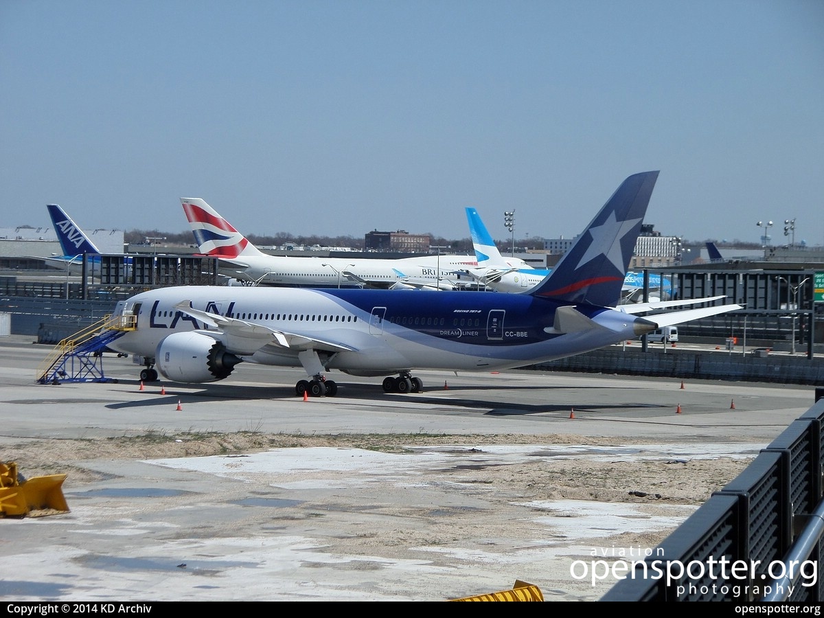 CC-BBE - LAN Airlines Boeing 787-881 Dreamliner at John F. Kennedy International Airport (JFK/KJFK) taken by KD Archiv | openspotter.org | ID: 65541