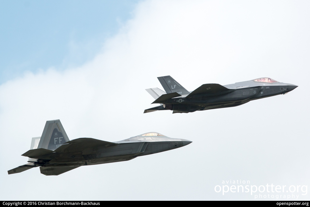 09-4191 - US Airforce (USAF) Lockheed Martin F-22A Raptor at RAF Fairford (FFD/EGVA) taken by Christian Borchmann-Backhaus | openspotter.org | ID: 30902
