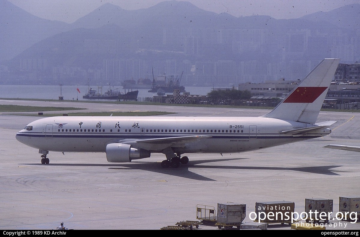 B-2551 - Air China Boeing 767-2J6(ER) at Hong Kong International Airport (succeeded Kai Tak Airport) (HKG/VHHH) taken by KD Archiv | openspotter.org | ID: 60922