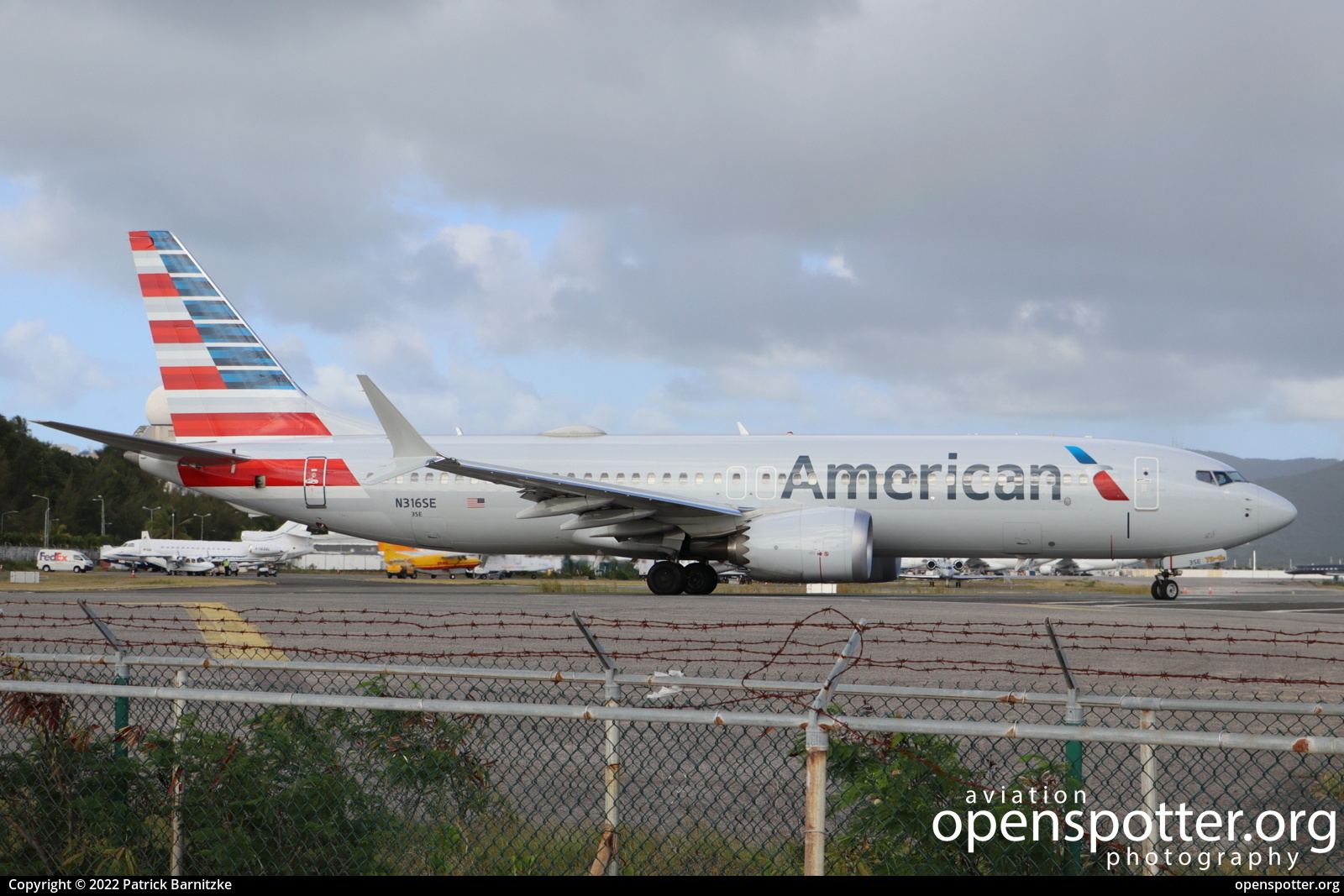 N316SE - American Airlines Boeing 737-8 MAX at Princess Juliana International Airport (SXM/TNCM) taken by Patrick Barnitzke | openspotter.org | ID: 79272