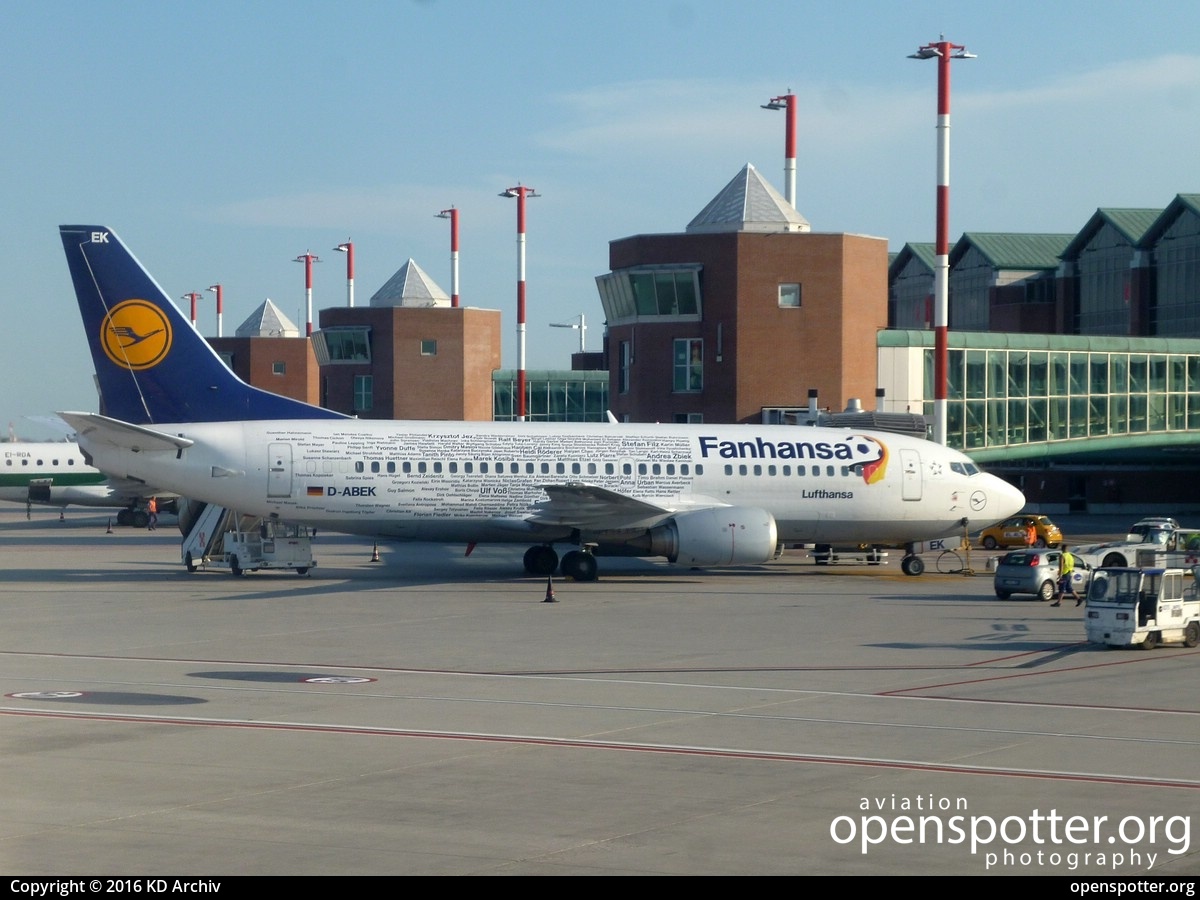 D-ABEK - Lufthansa Boeing 737-330 at Venice - Marco Polo International Airport (VCE/LIPZ) taken by KD Archiv | openspotter.org | ID: 65599