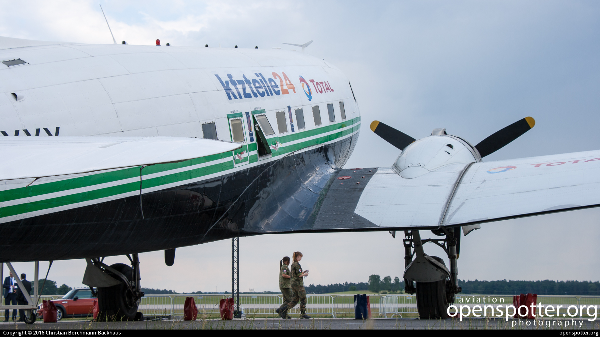 D-CXXX - Förderverein Rosinenbomber e.V. Douglas DC-3C at Berlin-Schönefeld International Airport (SXF/EDDB) taken by Christian Borchmann-Backhaus | openspotter.org | ID: 46433