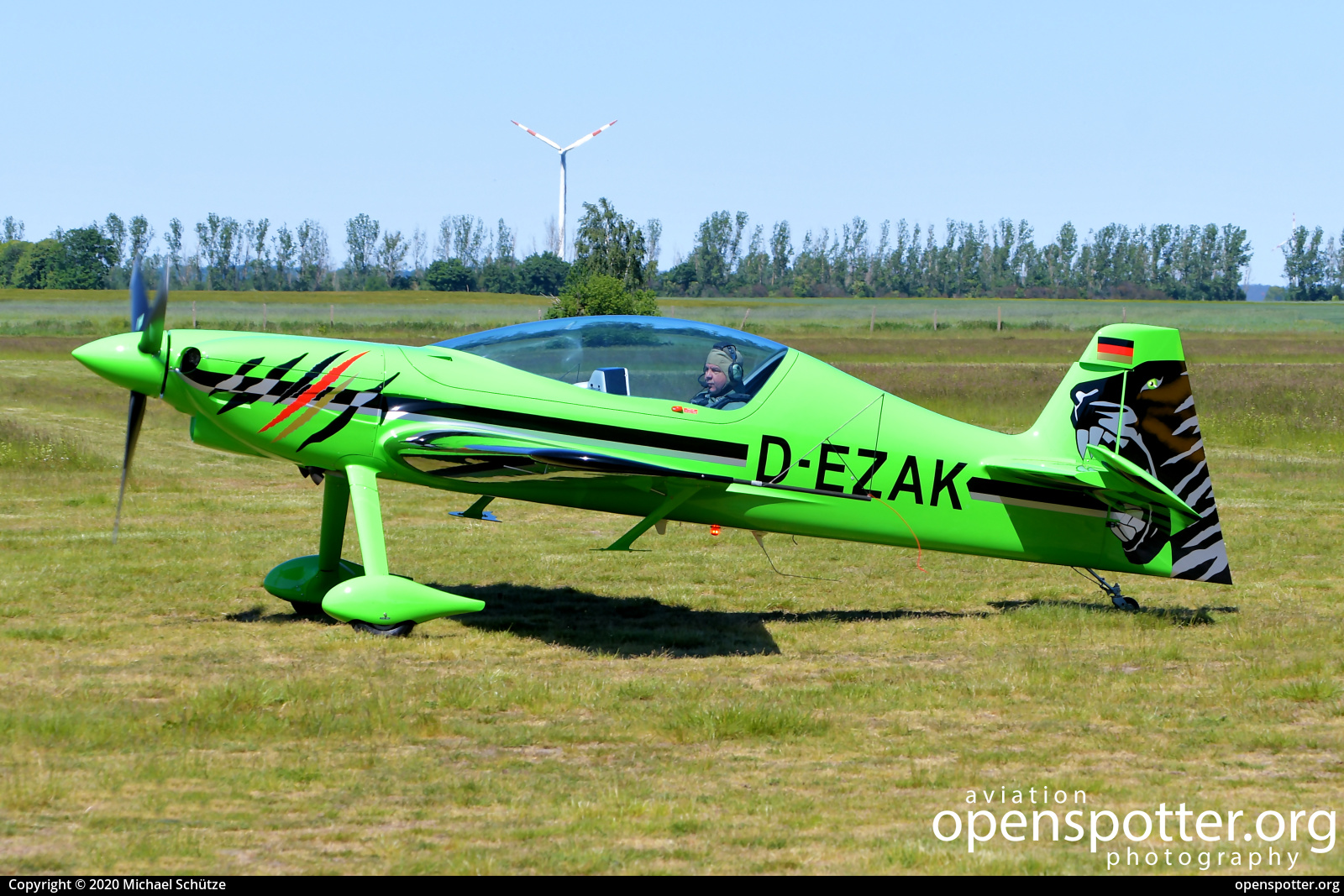 D-EZAK - Private / Untitled XtremeAir XA-42 Sbach 342 at Flugplatz Reinsdorf (EDOD) taken by Michael Schütze | openspotter.org | ID: 68830