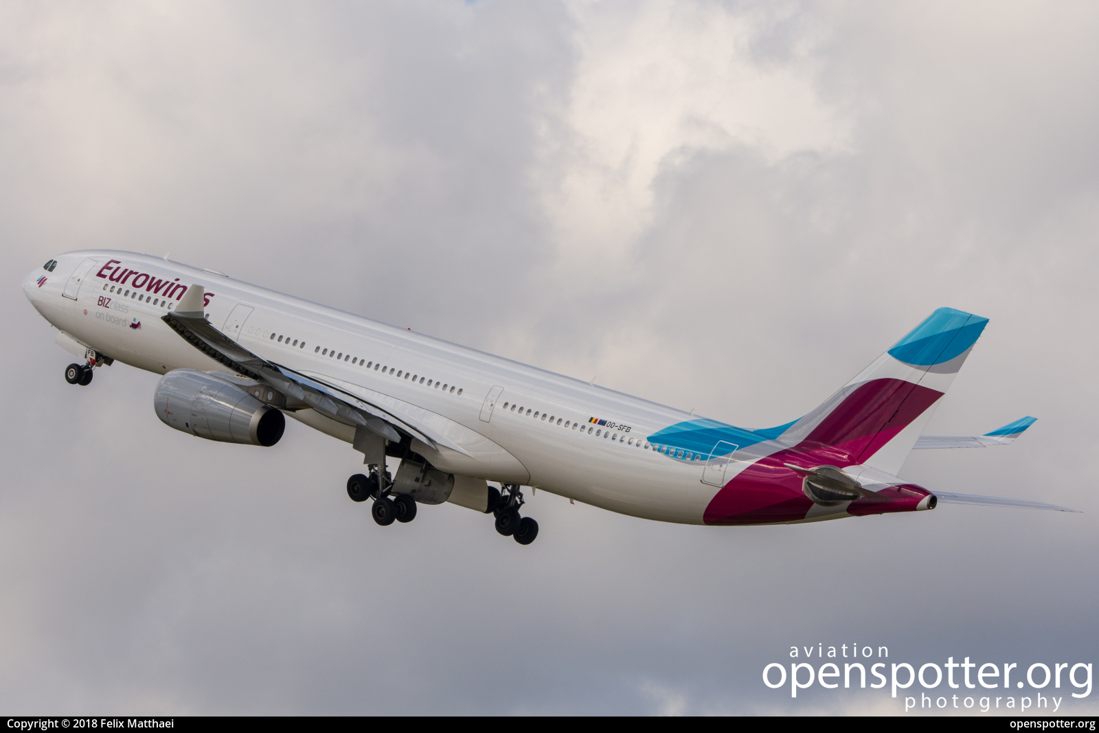 OO-SFB - Eurowings Airbus A330-342 at Düsseldorf International Airport (DUS/EDDL) taken by Felix Matthaei | openspotter.org | ID: 56622