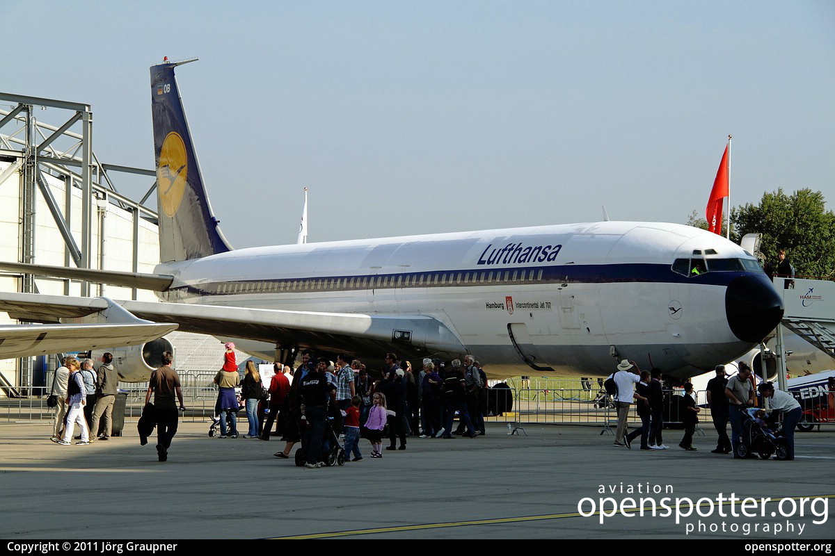 D-ABOB - Lufthansa Boeing 707-430 at Hamburg Airport (Fuhlsbüttel Airport) (HAM/EDDH) taken by Jörg Graupner | openspotter.org | ID: 8568