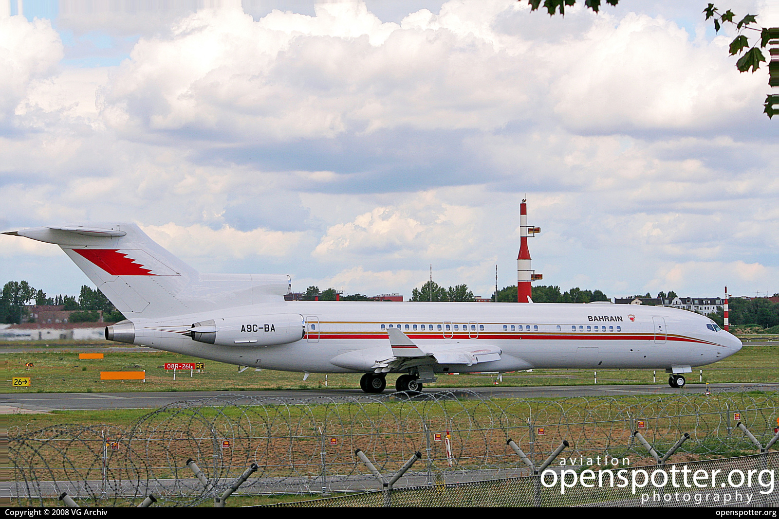 A9C-BA - Bahrain Amiri Flight Boeing 727-2M7 Adv (RE) Winglets at Berlin-Tegel Airport (TXL/EDDT) taken by VG Archiv | openspotter.org | ID: 71185