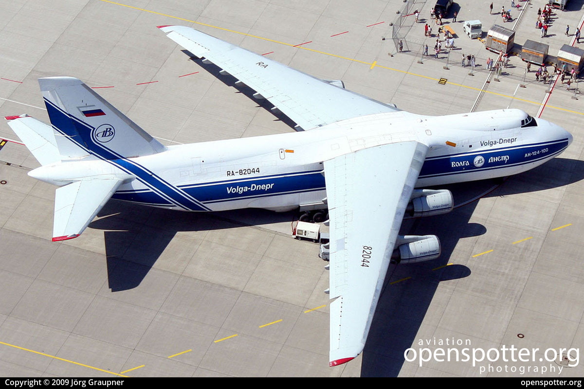 RA-82044 - Volga-Dnepr Airlines Antonov An-124-100 at Leipzig/Halle Airport (LEJ/EDDP) taken by Jörg Graupner | openspotter.org | ID: 4800