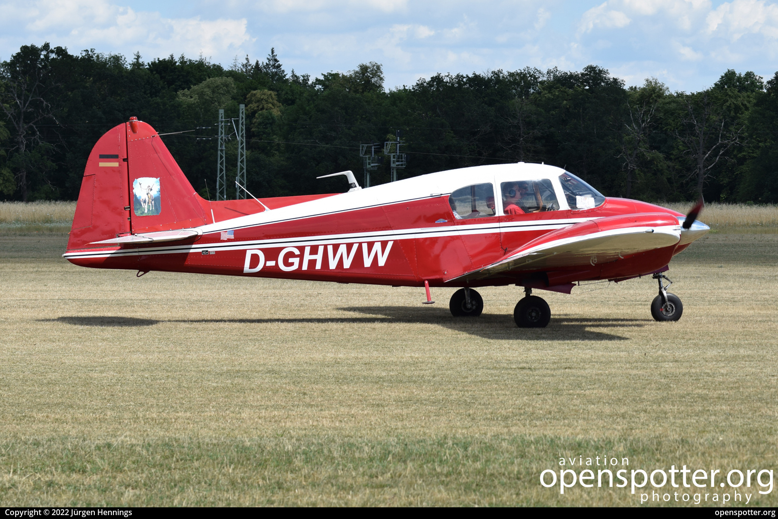D-GHWW - Private / Untitled Piper PA-23-160 Apache at Flugplatz Bienenfarm (EDOI) taken by Jürgen Hennings | openspotter.org | ID: 81247