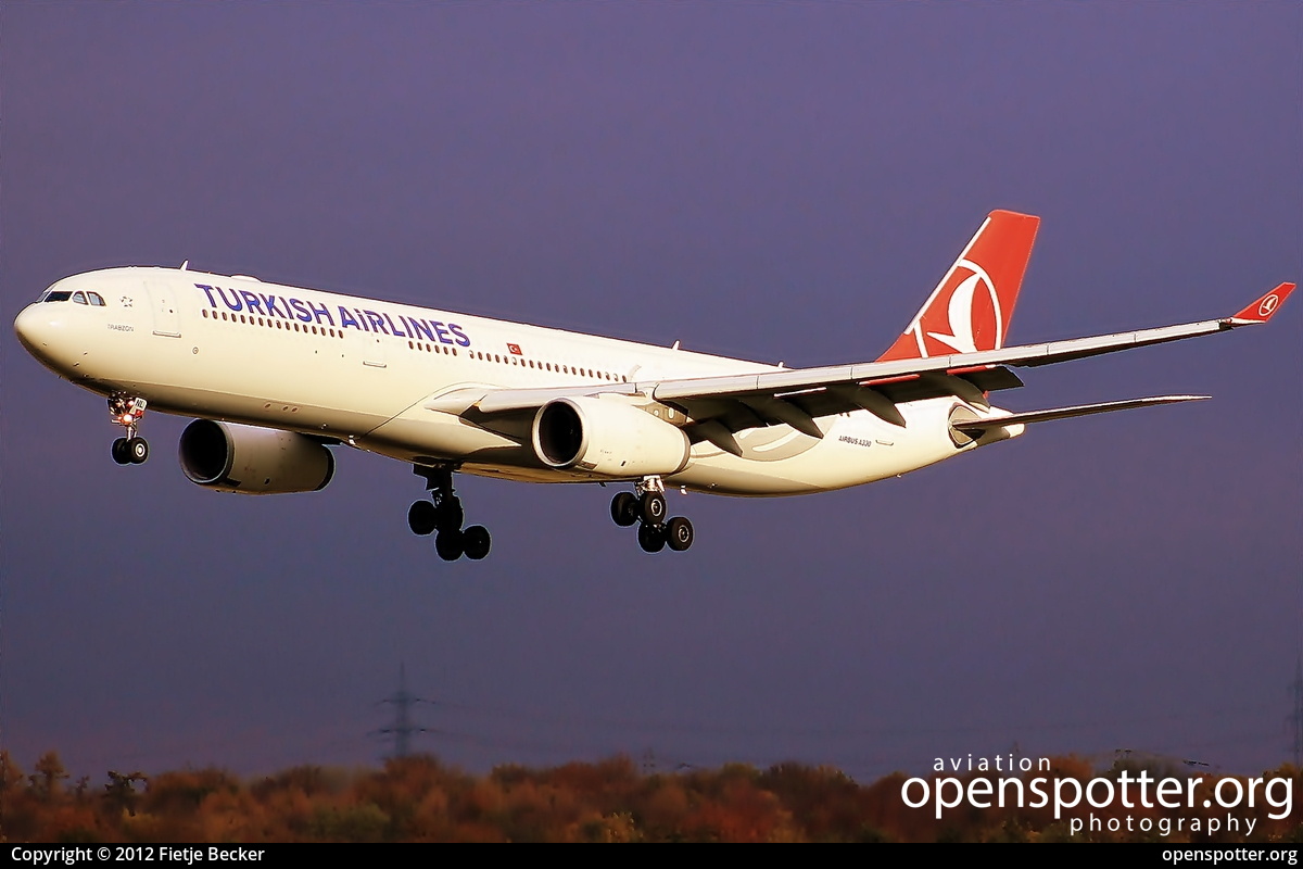 TC-JNL - Turkish Airlines Airbus A330-343X at Düsseldorf International Airport (DUS/EDDL) taken by Fietje Becker | openspotter.org | ID: 5858