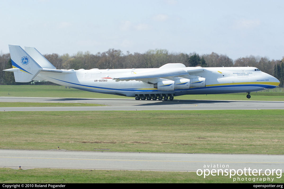 UR-82060 - Antonov Airlines (Antonov Design Bureau) Antonov An-225-100 at Hamburg Airport (Fuhlsbüttel Airport) (HAM/EDDH) taken by Roland Pogander | openspotter.org | ID: 3233