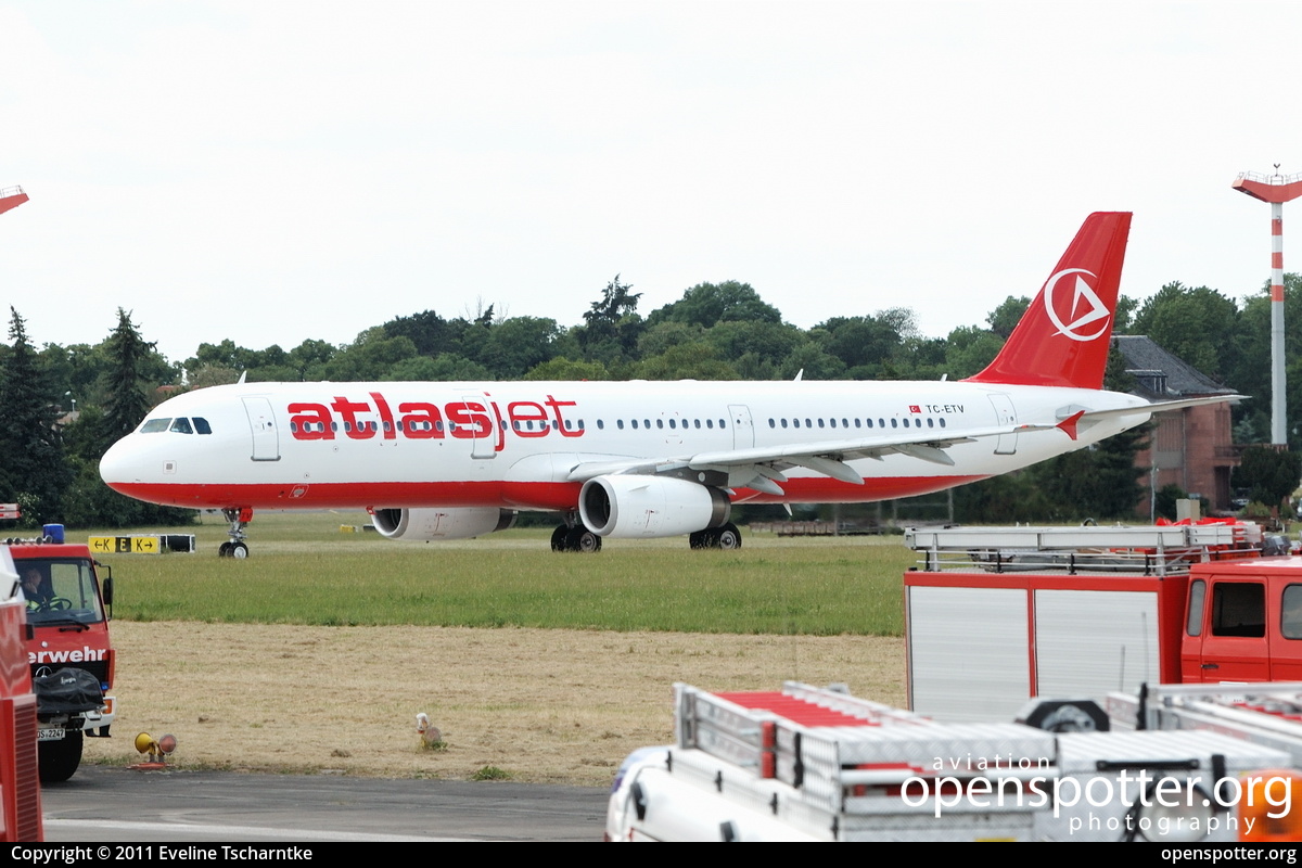 TC-ETV - Atlasjet Airbus A321-231 at Berlin-Schönefeld International Airport (SXF/EDDB) taken by Eveline Tscharntke | openspotter.org | ID: 1141