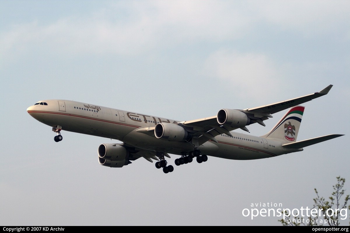A6-EHB - Etihad Airways Airbus A340-541 at London Heathrow Airport (LHR/EGLL) taken by KD Archiv | openspotter.org | ID: 61507