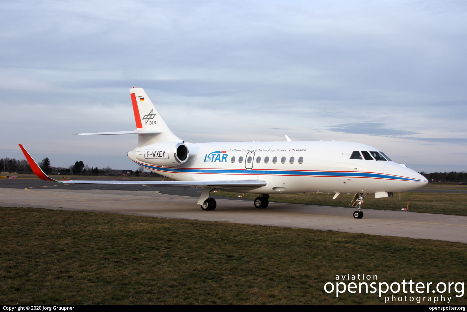 F-WXEY - DLR Deutsches Zentrum für Luft- und Raumfahrt Dassault Falcon 2000LX at Braunschweig-Wolfsburg Regional Airport (BWE/EDVE) taken by Jörg Graupner | openspotter.org | ID: 67250