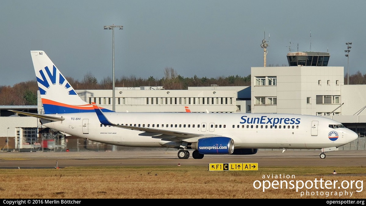 TC-SNI - SunExpress Boeing 737-8FH(WL) at Hanover-Langenhagen Airport (HAJ/EDDV) taken by Merlin Böttcher | openspotter.org | ID: 37330