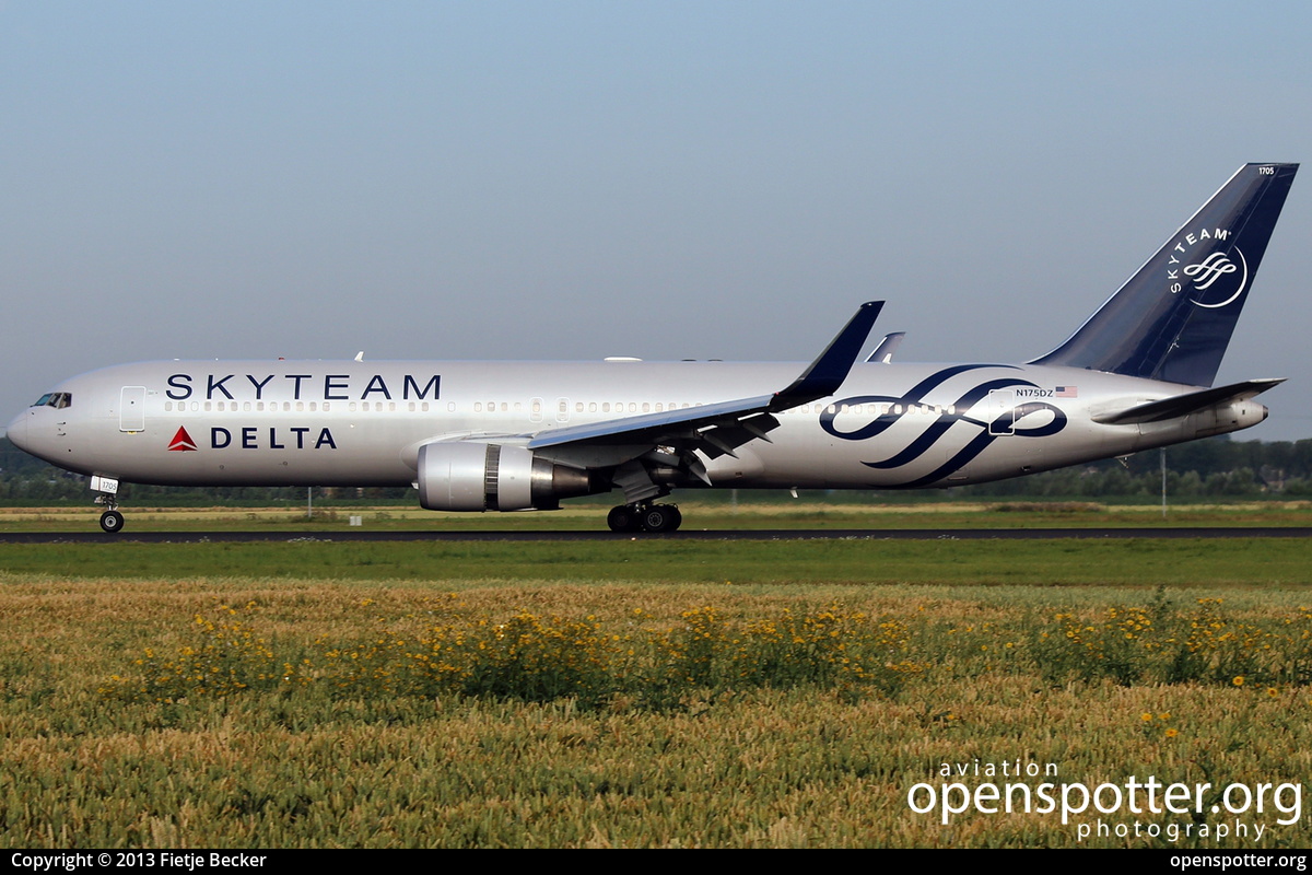 N175DZ - Delta Air Lines Boeing 767-332(ER)(WL) at Schiphol Airport (AMS/EHAM) taken by Fietje Becker | openspotter.org | ID: 8607