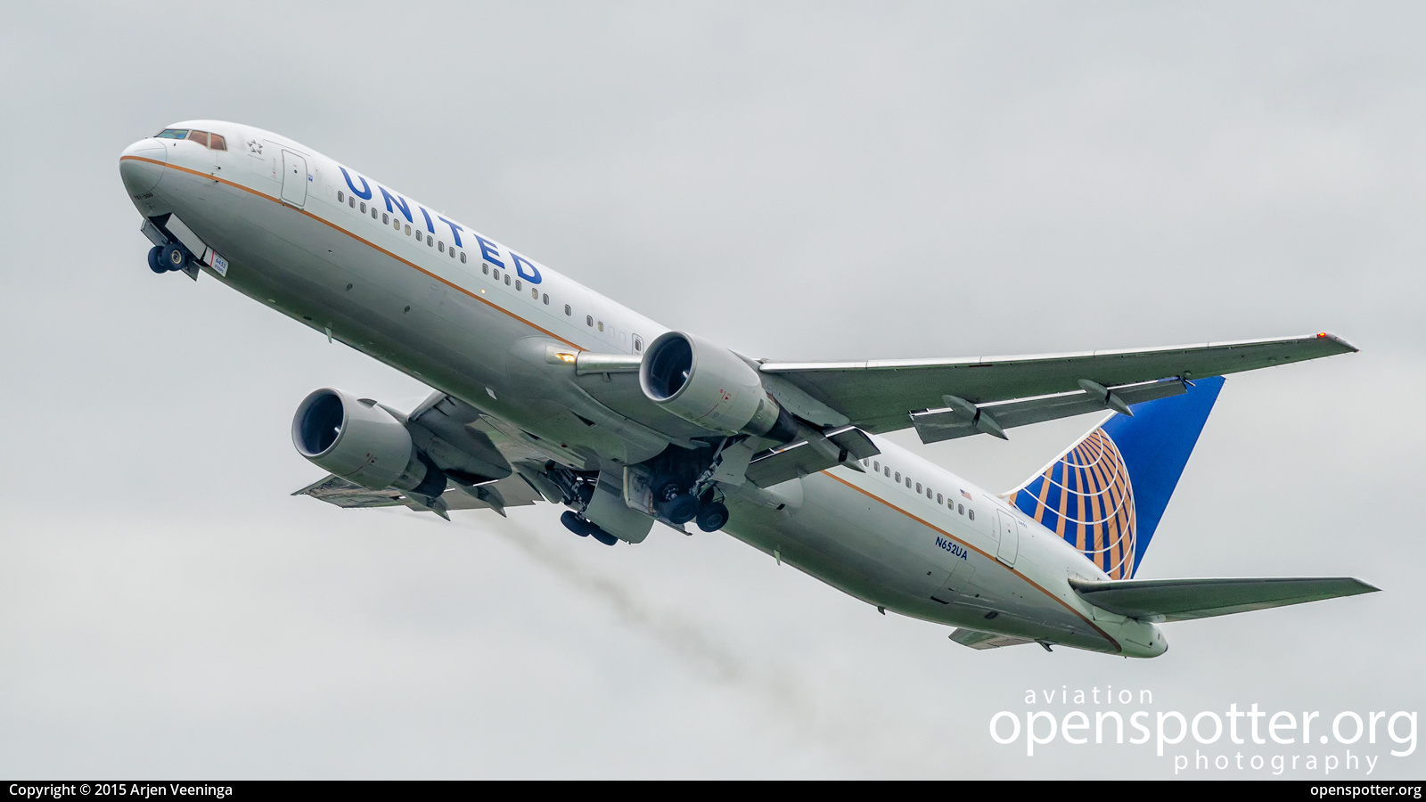 N652UA - United Airlines Boeing 767-322(ER) at Schiphol Airport (AMS/EHAM) taken by Arjen Veeninga | openspotter.org | ID: 90471