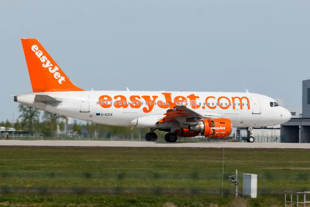 Photo of G-EZIX