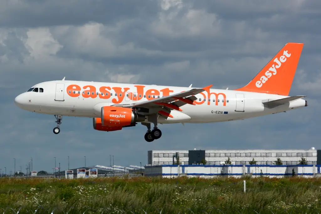 Photo of G-EZIX